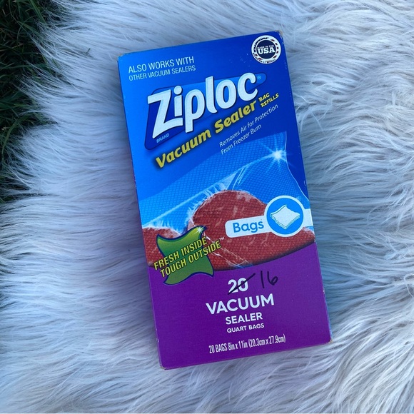 Open Box Ziploc Vacuum Sealer Bags 16 Clear Quart bags Discontinued - Picture 1 of 5